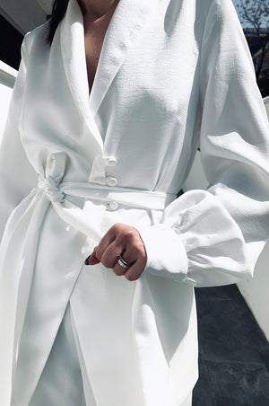 חליפת נשים | חליפות נשים | חליפת סאטן | חליפה לבנה לכלה | חליפה לכלה | חליפת סאטן לבנה | חליפה לבנה
